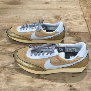 COPY - Nike Daybreak Golden Gals Sneakers
